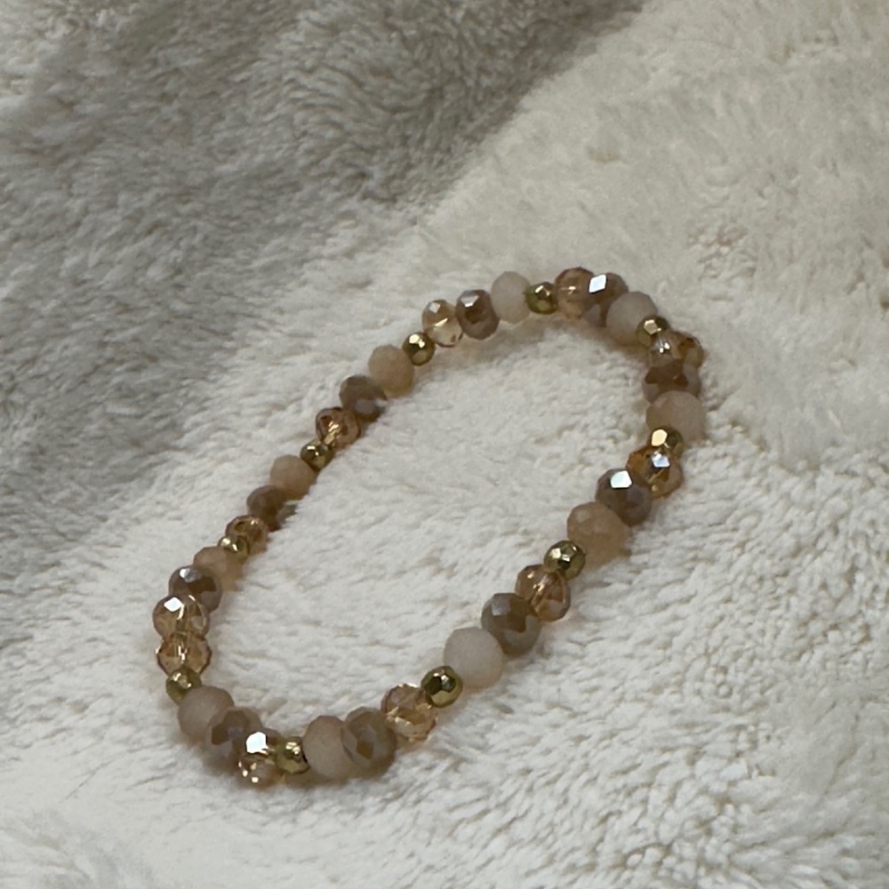 Beaded Bracelets Pretty Pink & Peachy Gold Mauve Set of 4 with Cross Charm NWOT - Picture 15 of 16